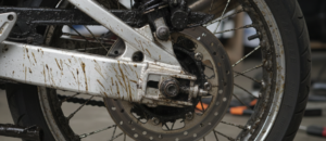 Kann man eine Motorradkette überschmieren?